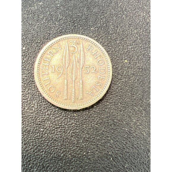 Southern Rhodesia 3 Pence Coin 1952 King George VI Copper-Nickel Currency - Picture 2 of 3